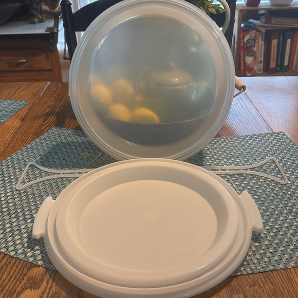 Vintage Tupperware Pie Keeper Taker Carrier w/ Lid & Handle - Picture 4 of 4